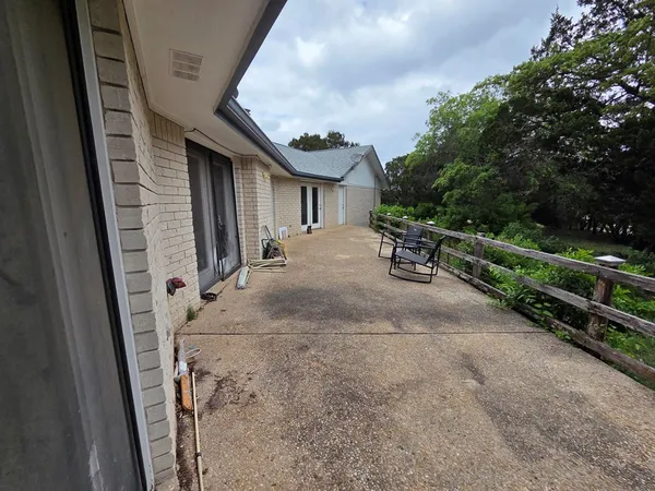 $2,100 | 335 Goat Creek Cutoff Road West, Kerrville, TX 78028