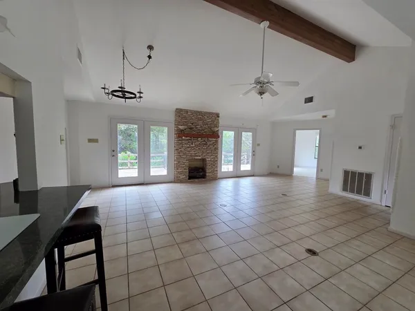 $2,100 | 335 Goat Creek Cutoff Road West, Kerrville, TX 78028