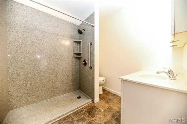 $260,000 | 440 Pheasant Lane, Moro, IL 62067