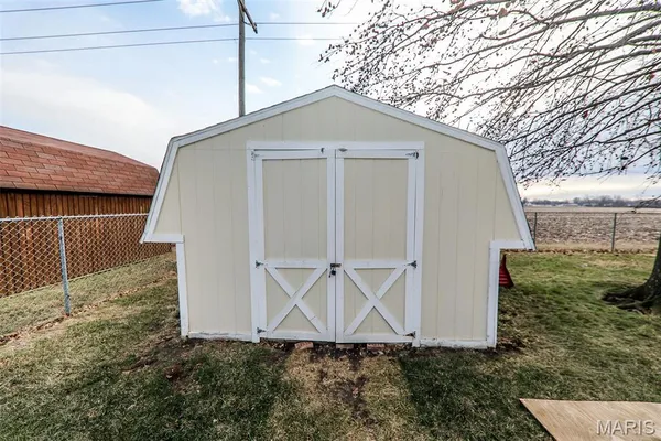 $260,000 | 440 Pheasant Lane, Moro, IL 62067