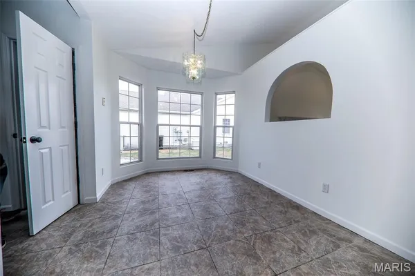 $260,000 | 440 Pheasant Lane, Moro, IL 62067