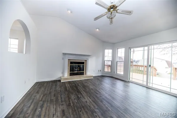 $260,000 | 440 Pheasant Lane, Moro, IL 62067