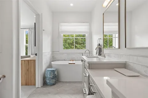 $995,000 | 2226 Westlake Drive, Unit 1-1, Austin, TX 78746