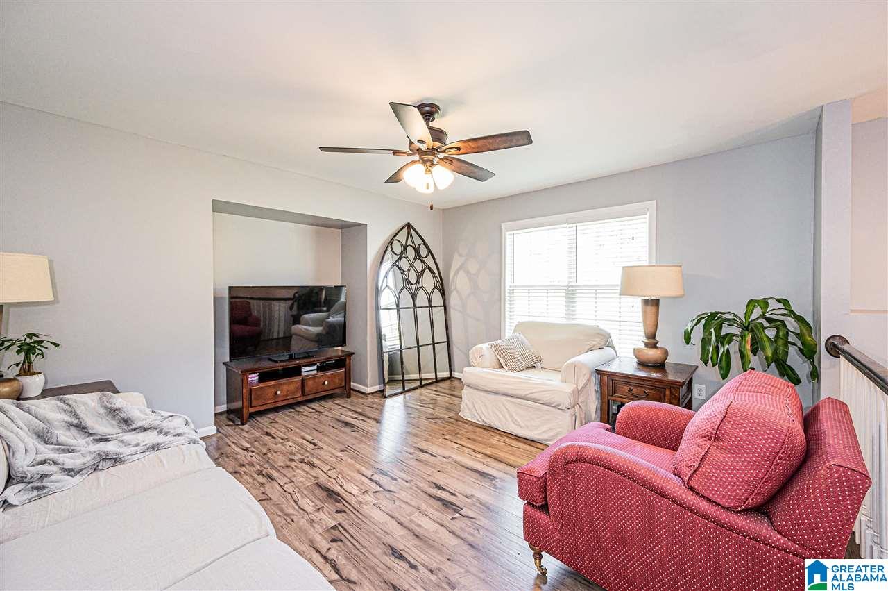 814 South Hillcrest Road Odenville, AL 35120 - Photo 5 of 38
