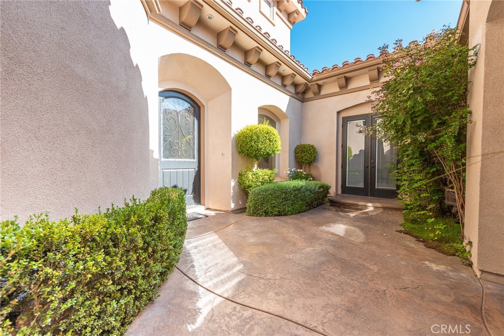 670 Pinnacle Ridge Road Riverside, CA 92506 - Photo 3 of 72