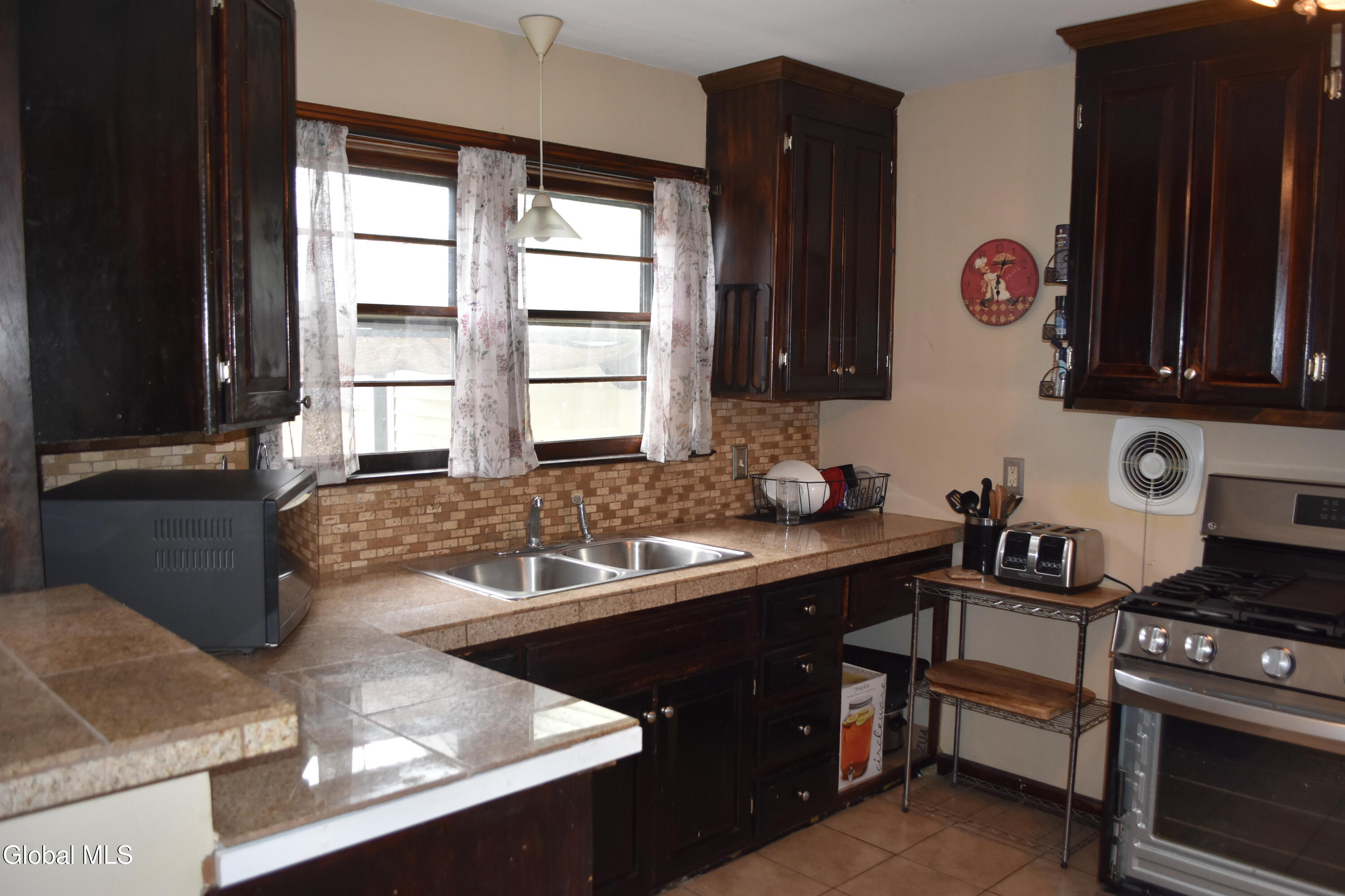 4 Fowler Lane Wilton, NY 12831 - Photo 6 of 26 DSC_0112