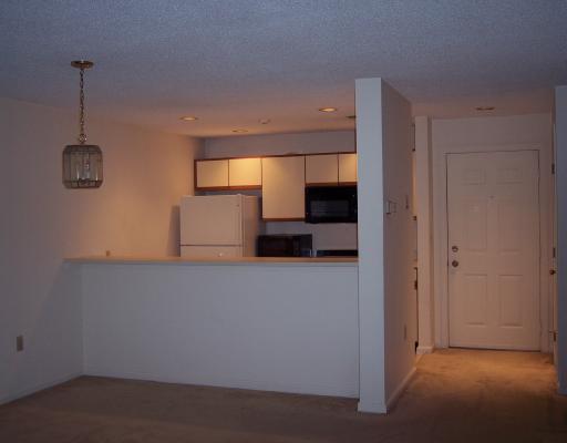 3520 West Shore Road, Unit 906 Warwick, RI 02886 - Photo 2 of 7 Kitchen.