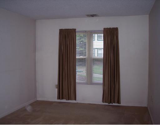 3520 West Shore Road, Unit 906 Warwick, RI 02886 - Photo 4 of 7 Master Bedroom.