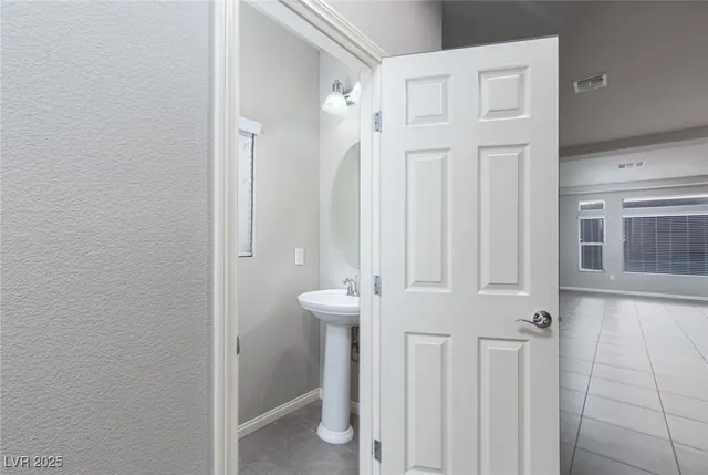 $2,350 | 9857 Mercer Ests Court, Las Vegas, NV 89141