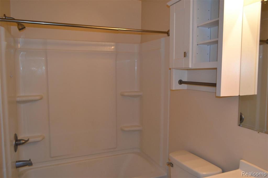 3323 East Pierson Road Flint, MI 48506 - Photo 9 of 16