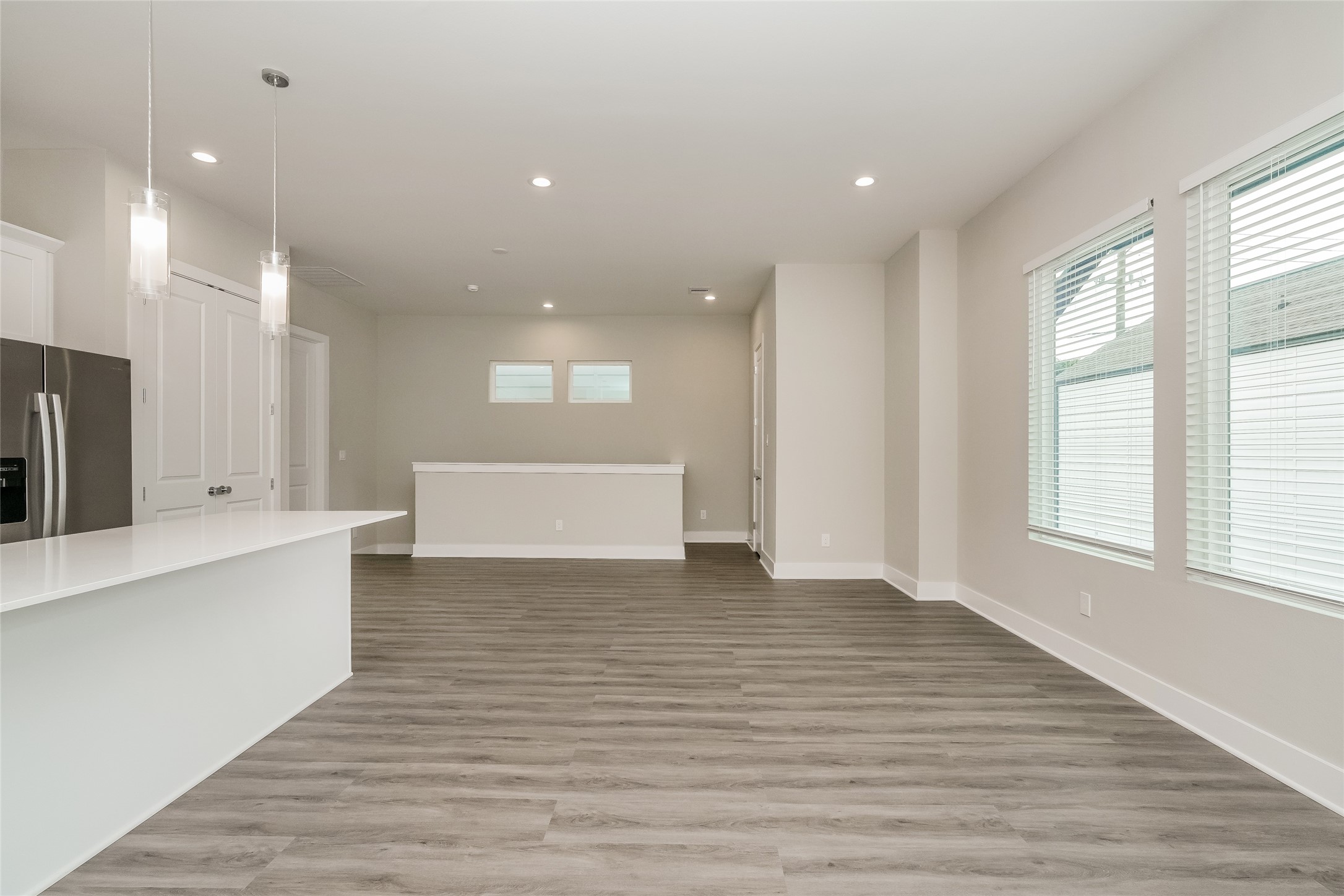 8318 Curry Road Houston, TX 77093 - Photo 4 of 15 Living Room