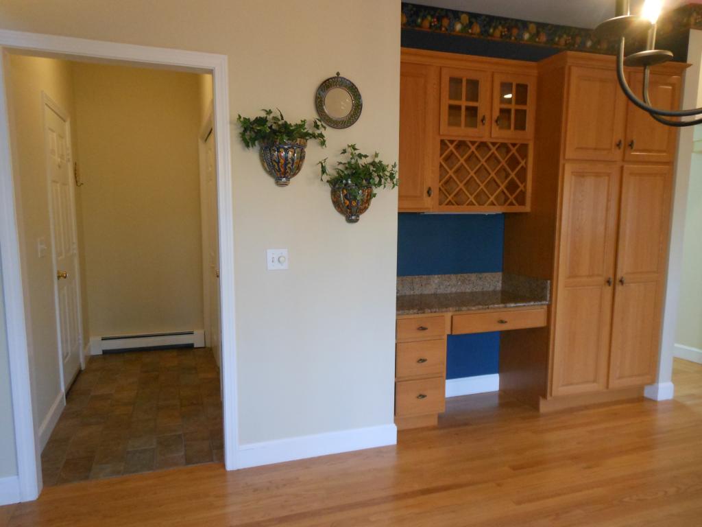 4 Newfane Road Bedford, NH 03110 - Photo 13 of 36