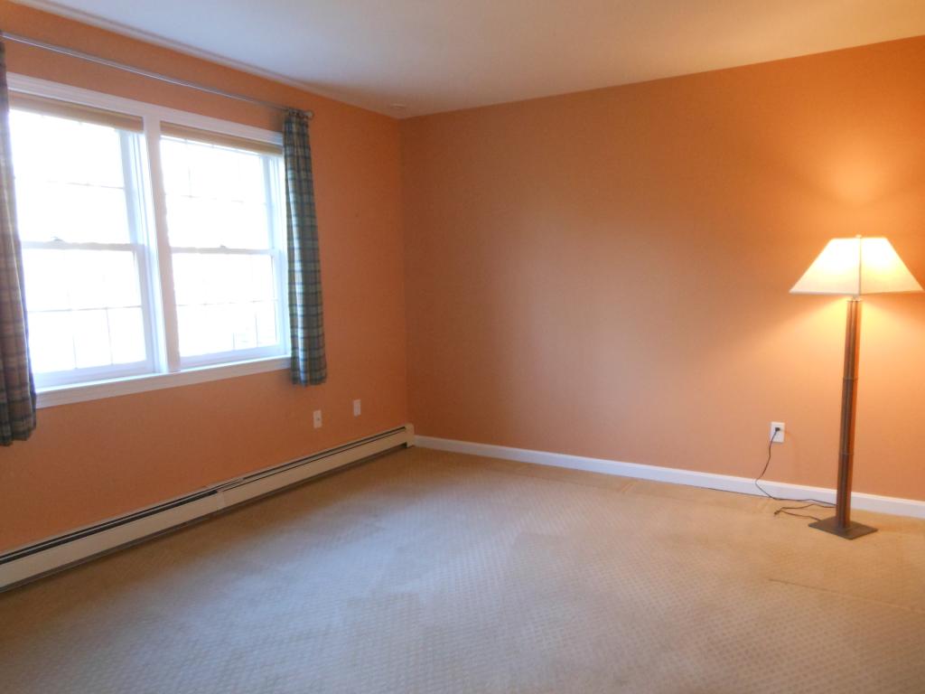 4 Newfane Road Bedford, NH 03110 - Photo 27 of 36