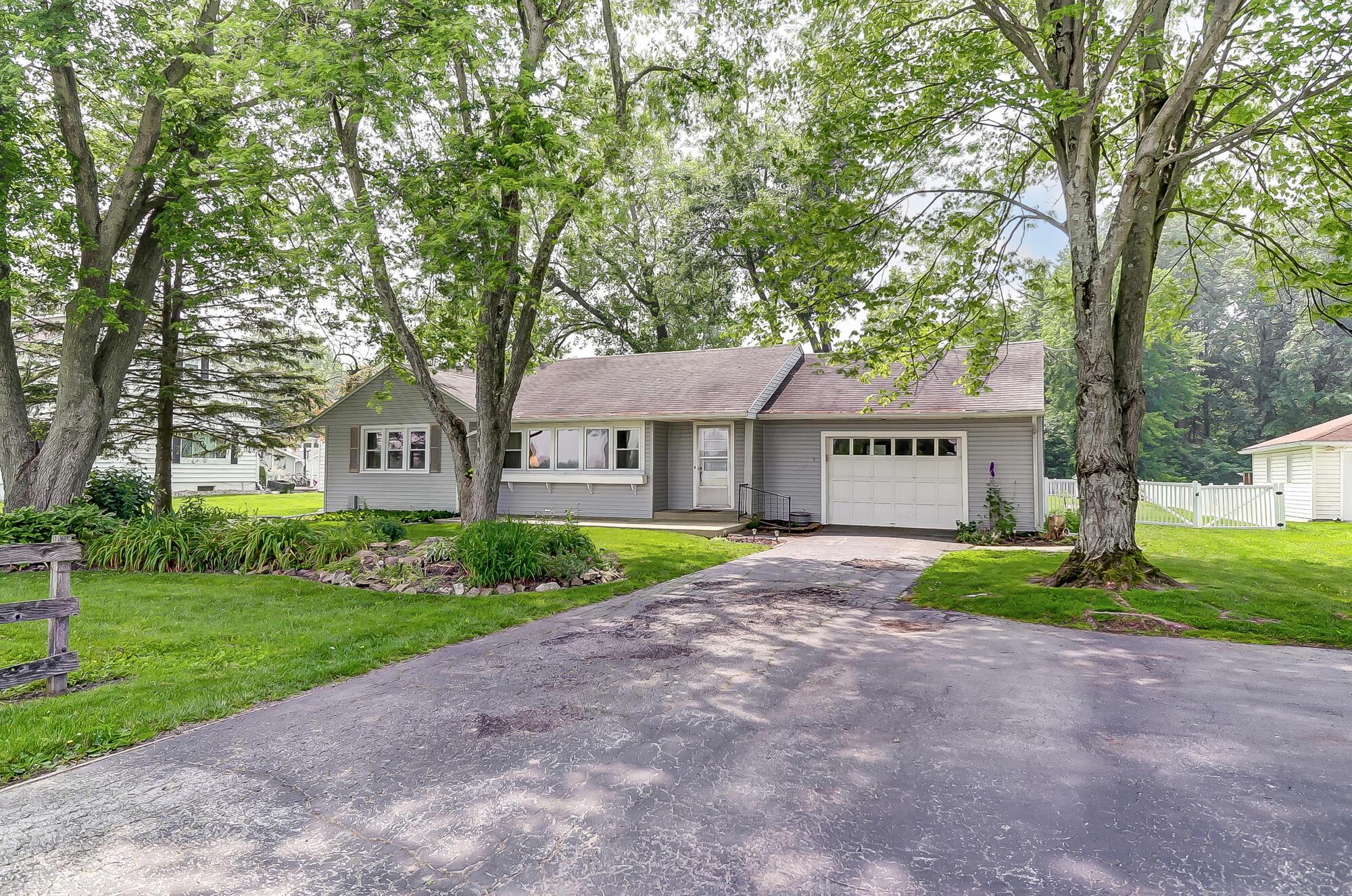1161 Barks Road East Marion, OH 43302 - Photo 2 of 27 002