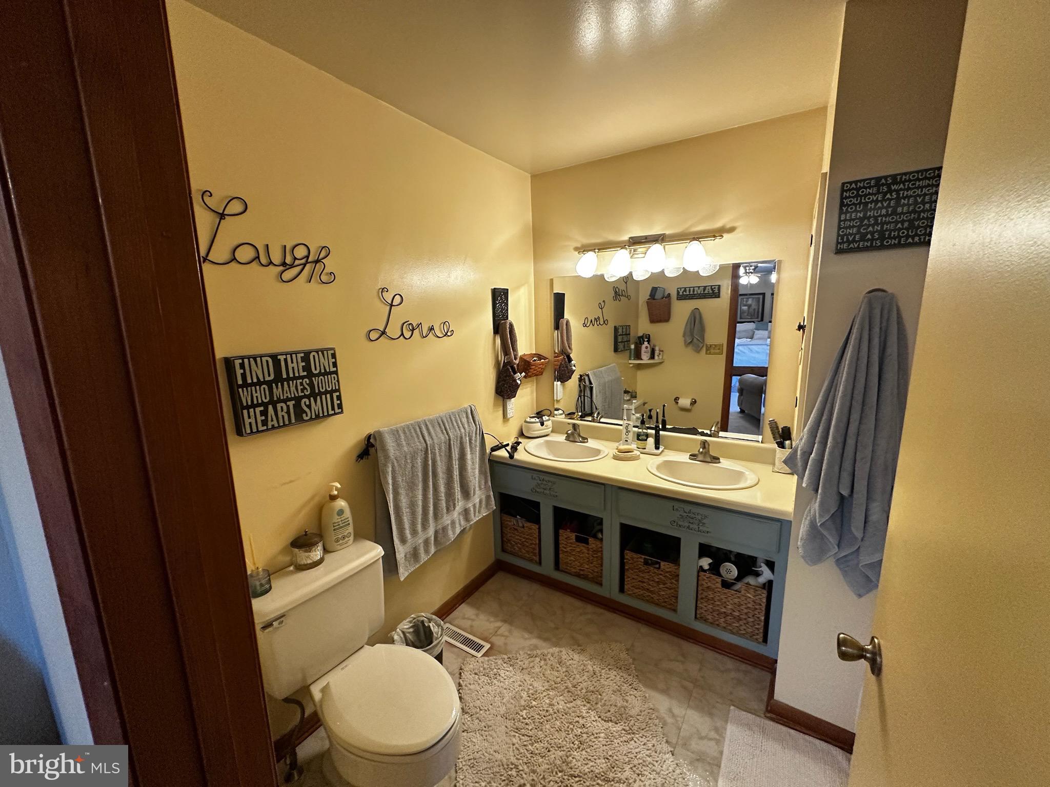 2117 Bainbridge Road Elizabethtown, PA 17022 - Photo 12 of 41 BR1 BATH