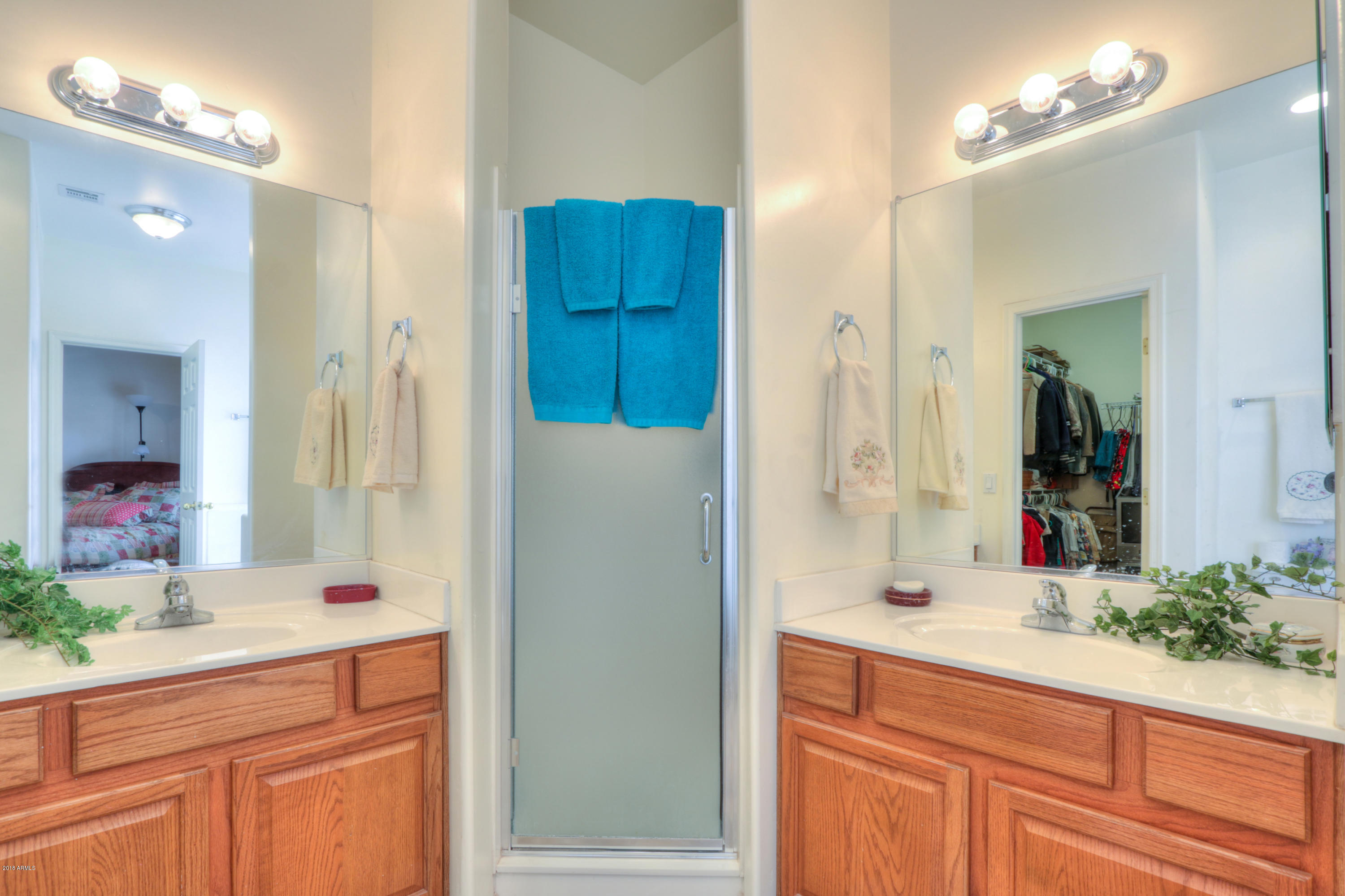 34710 West Eclipse Road Stanfield, AZ 85172 - Photo 32 of 46 Main House Dbl Vanities