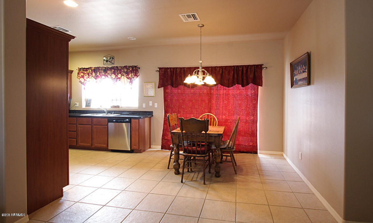 34710 West Eclipse Road Stanfield, AZ 85172 - Photo 42 of 46 Guest House - Dining