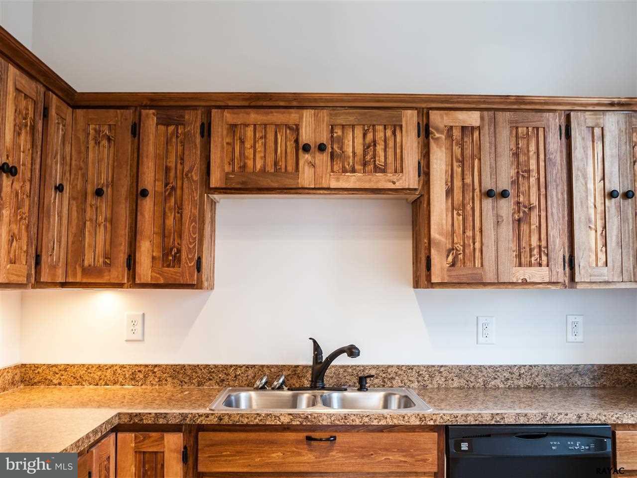 664 Greenbriar Road York, PA 17404 - Photo 11 of 32 Gallery Image 11