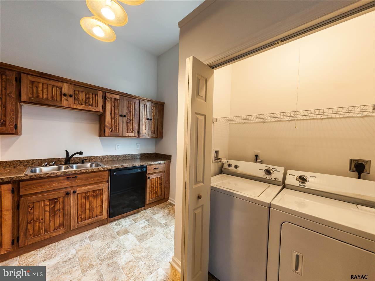 664 Greenbriar Road York, PA 17404 - Photo 12 of 32 Gallery Image 12
