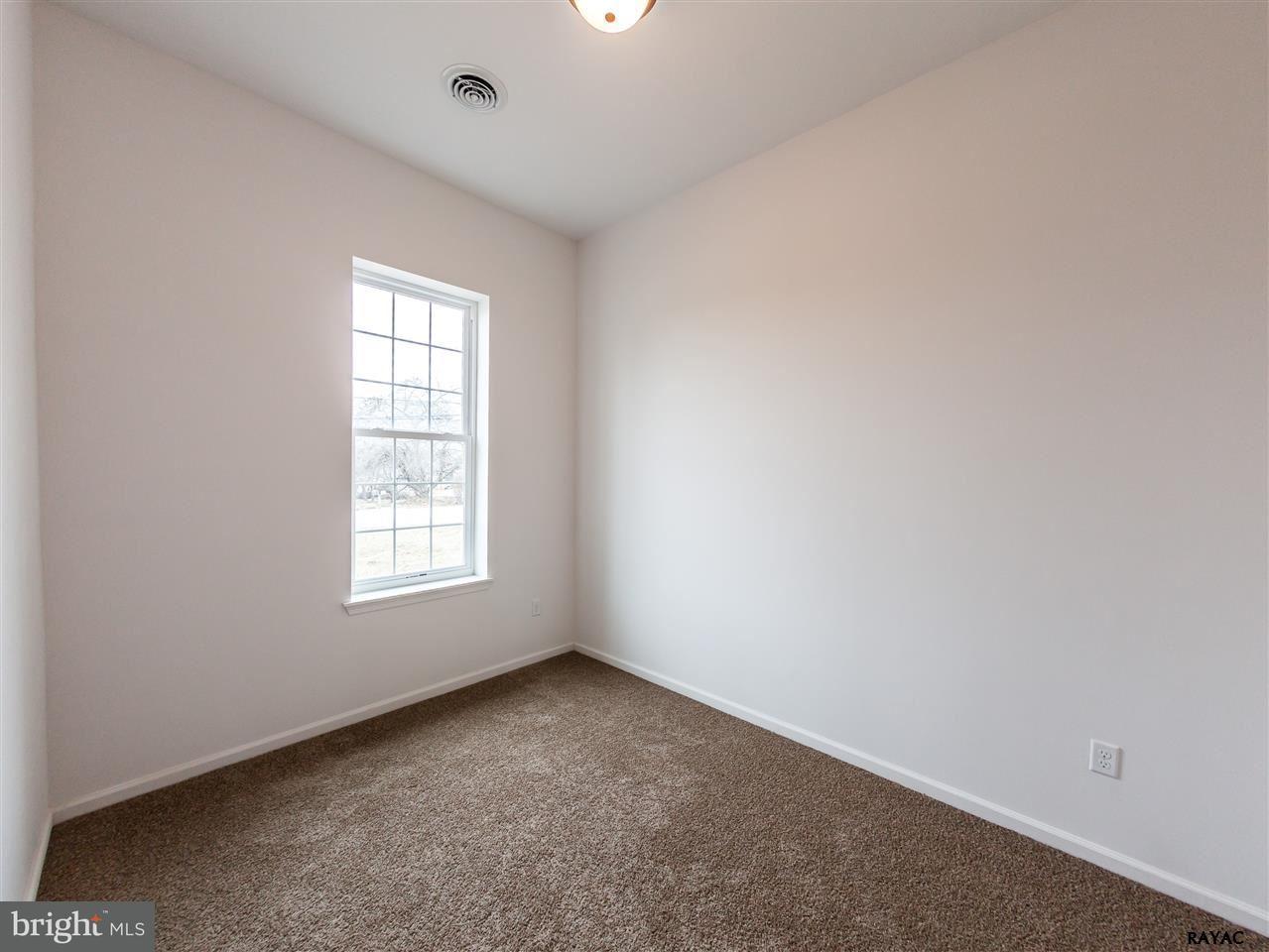 664 Greenbriar Road York, PA 17404 - Photo 17 of 32 Gallery Image 17
