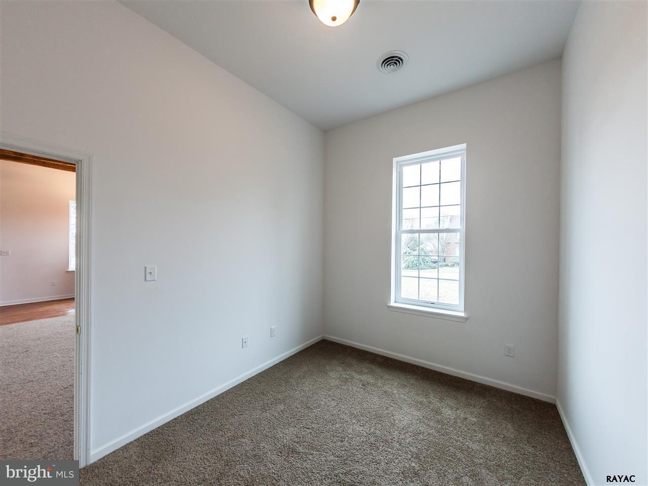 664 Greenbriar Road York, PA 17404 - Photo 19 of 32 Gallery Image 19