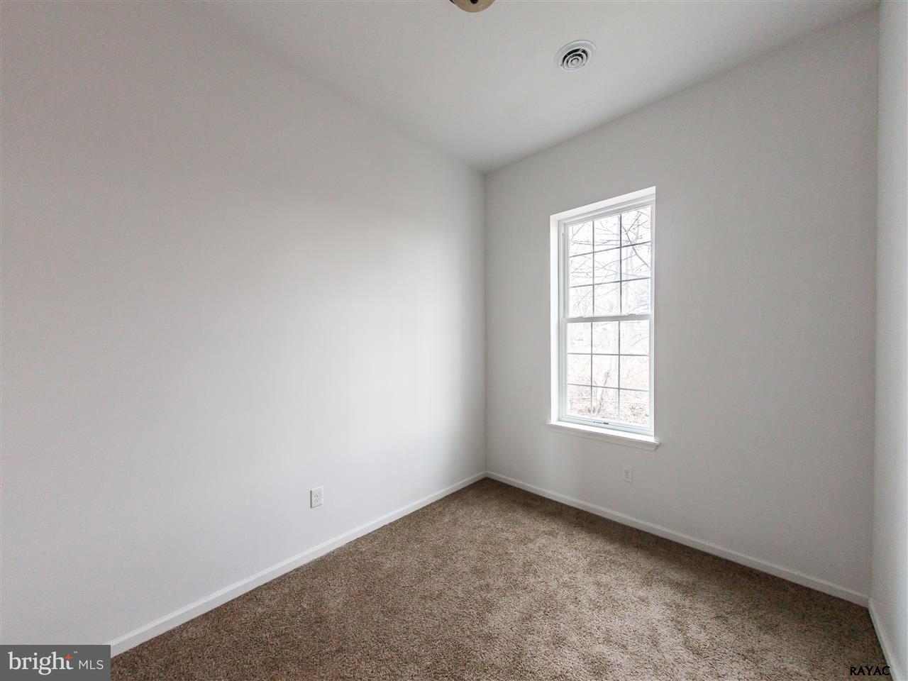 664 Greenbriar Road York, PA 17404 - Photo 20 of 32 Gallery Image 20