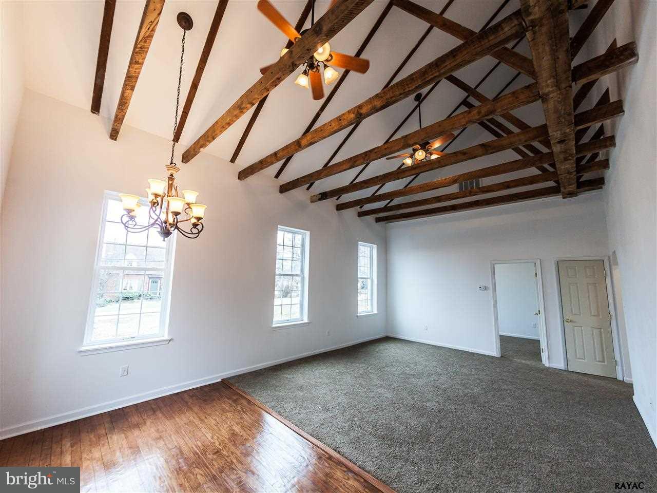 664 Greenbriar Road York, PA 17404 - Photo 3 of 32 Gallery Image 3