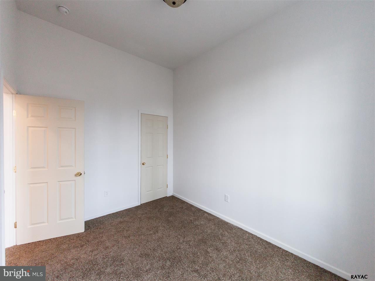 664 Greenbriar Road York, PA 17404 - Photo 23 of 32 Gallery Image 23