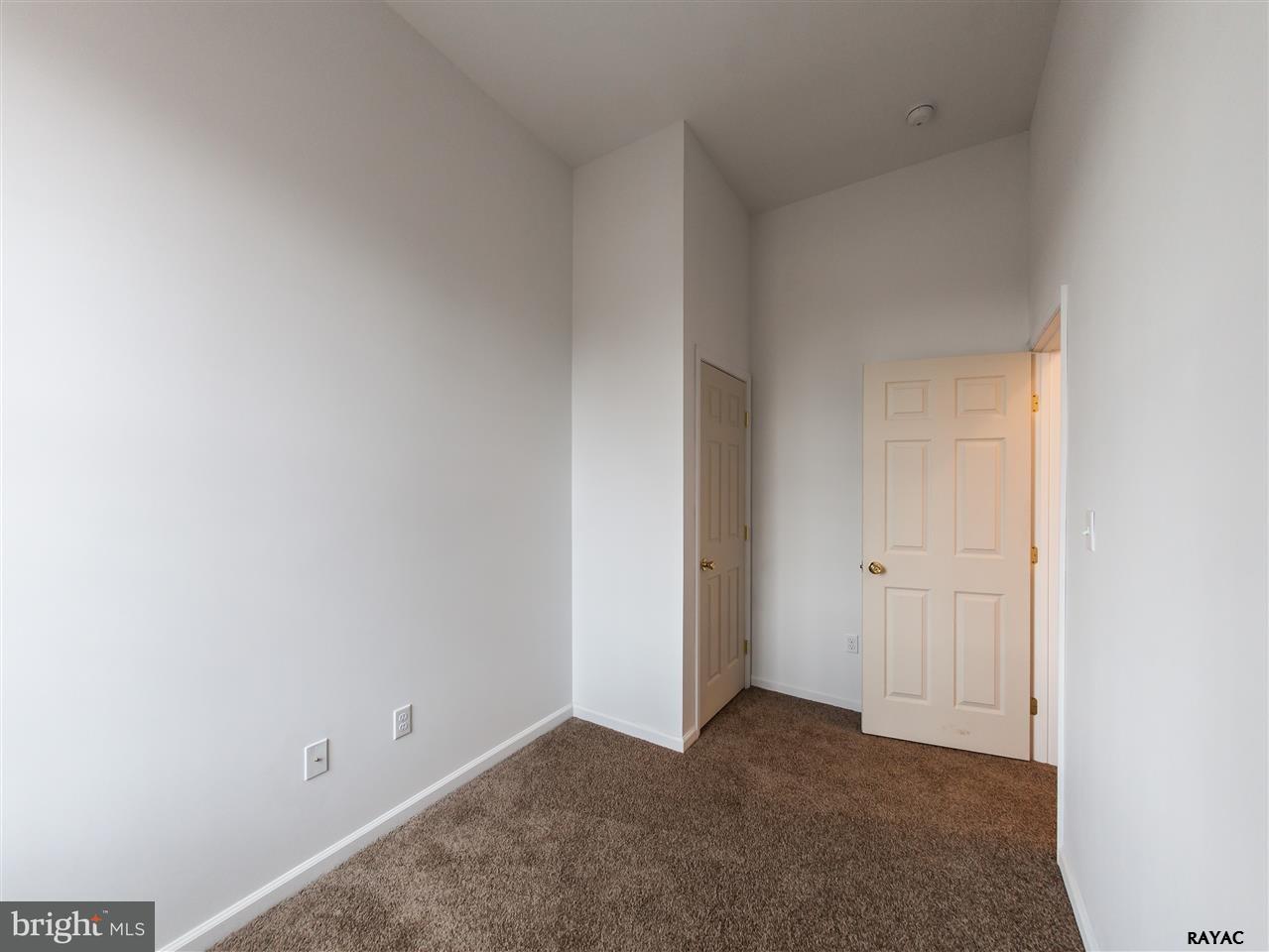664 Greenbriar Road York, PA 17404 - Photo 25 of 32 Gallery Image 25