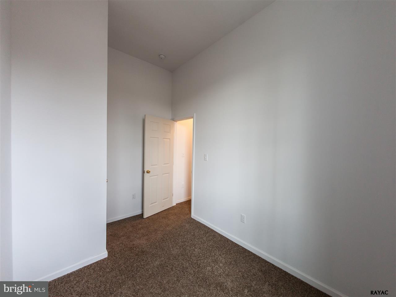 664 Greenbriar Road York, PA 17404 - Photo 26 of 32 Gallery Image 26