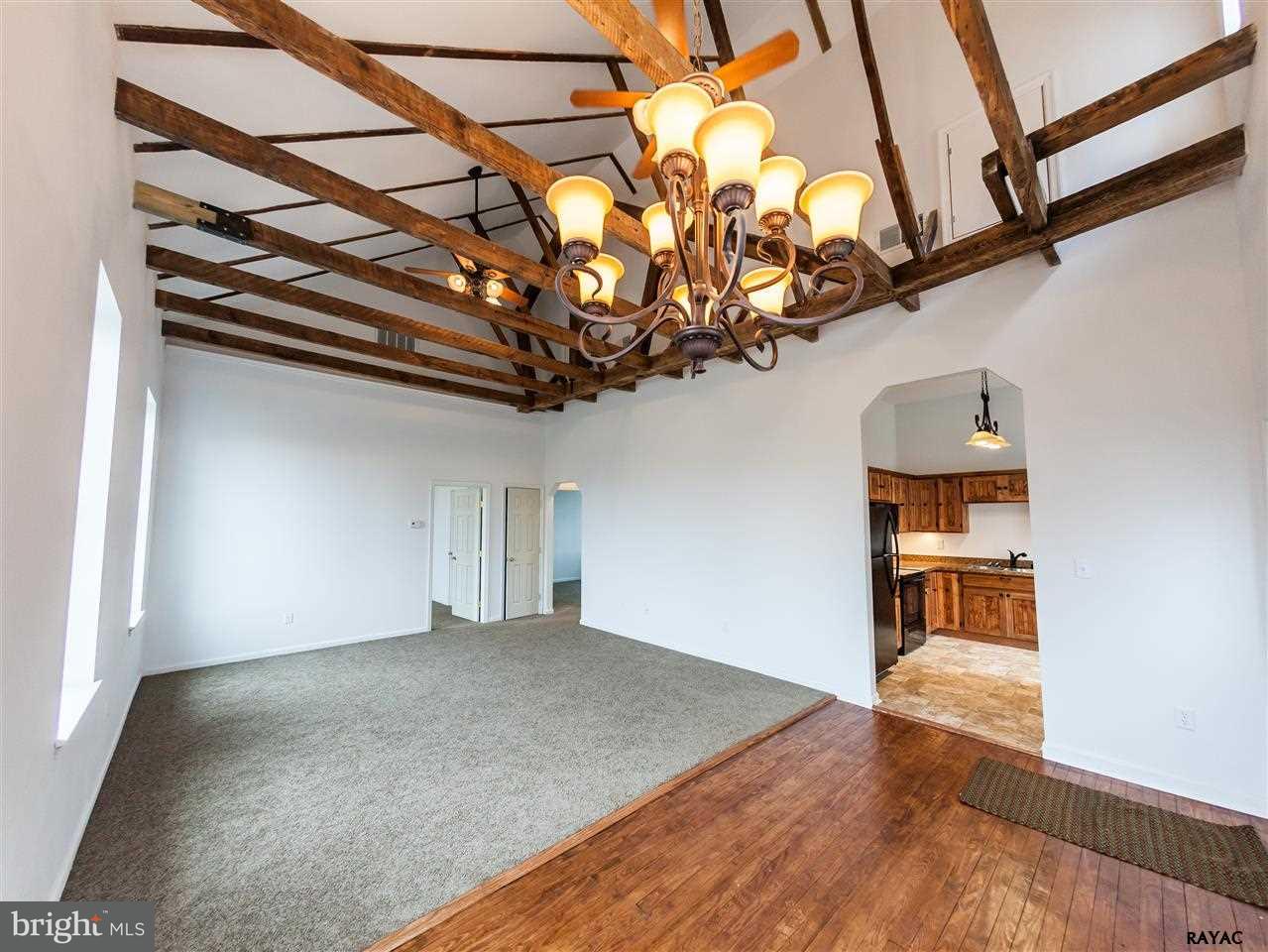 664 Greenbriar Road York, PA 17404 - Photo 4 of 32 Gallery Image 4