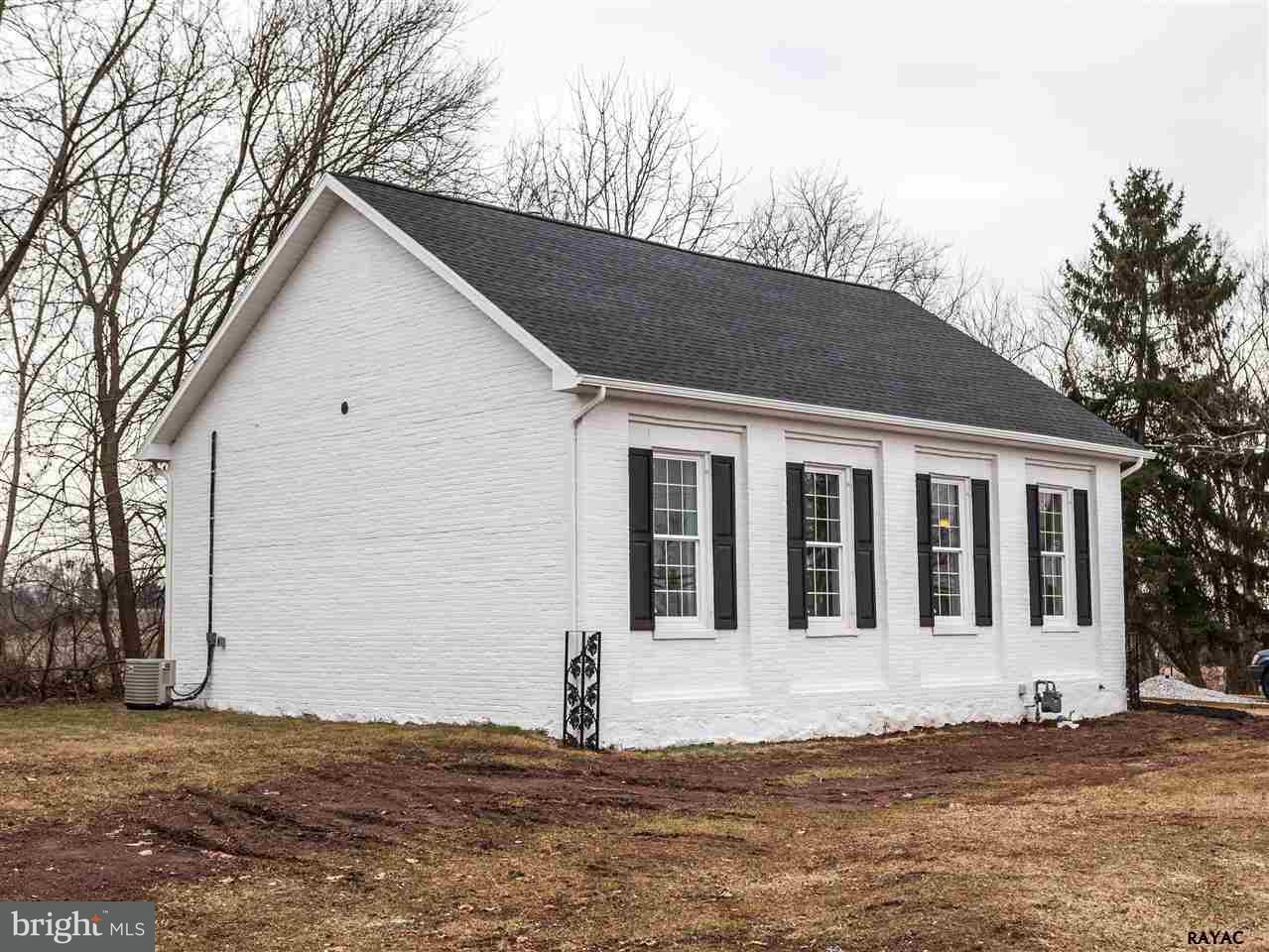 664 Greenbriar Road York, PA 17404 - Photo 31 of 32 Gallery Image 31