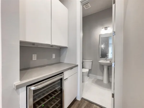 $3,000 | 1270 North Post Oak Road, Unit A, Houston, TX 77055