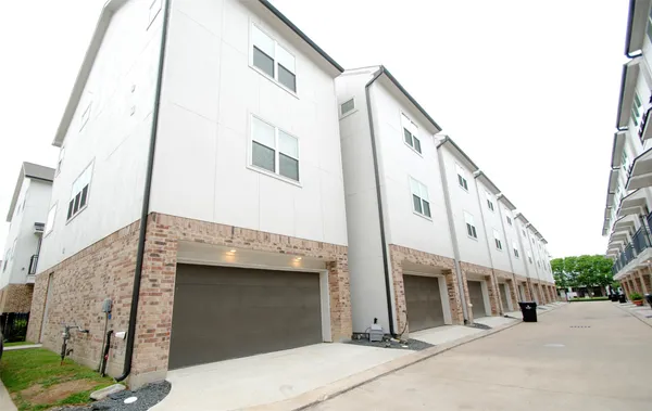 $3,000 | 1270 North Post Oak Road, Unit A, Houston, TX 77055