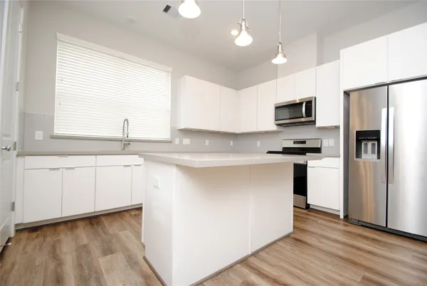 $3,000 | 1270 North Post Oak Road, Unit A, Houston, TX 77055