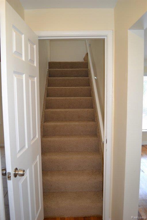 7839 Pelham Road Allen Park, MI 48101 - Photo 8 of 21 Stairway to master bedroom