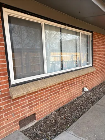 $2,000 | 1922 Dallas Street, Aurora, CO 80010