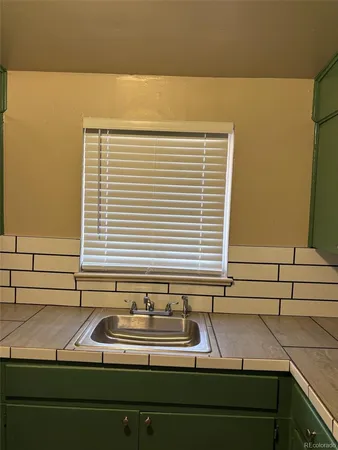$2,000 | 1922 Dallas Street, Aurora, CO 80010