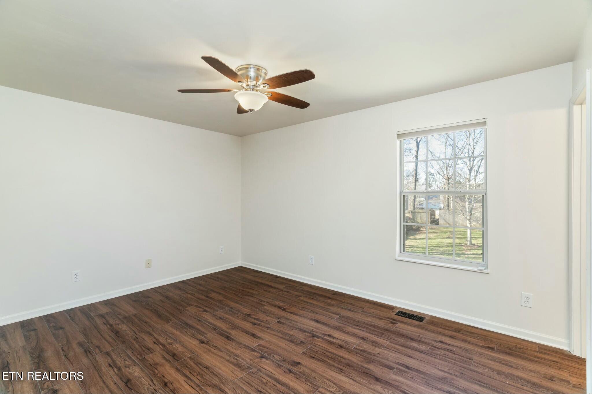 7809 Signal Station Road Knoxville, TN 37920 - Photo 26 of 39 Master Bedroom