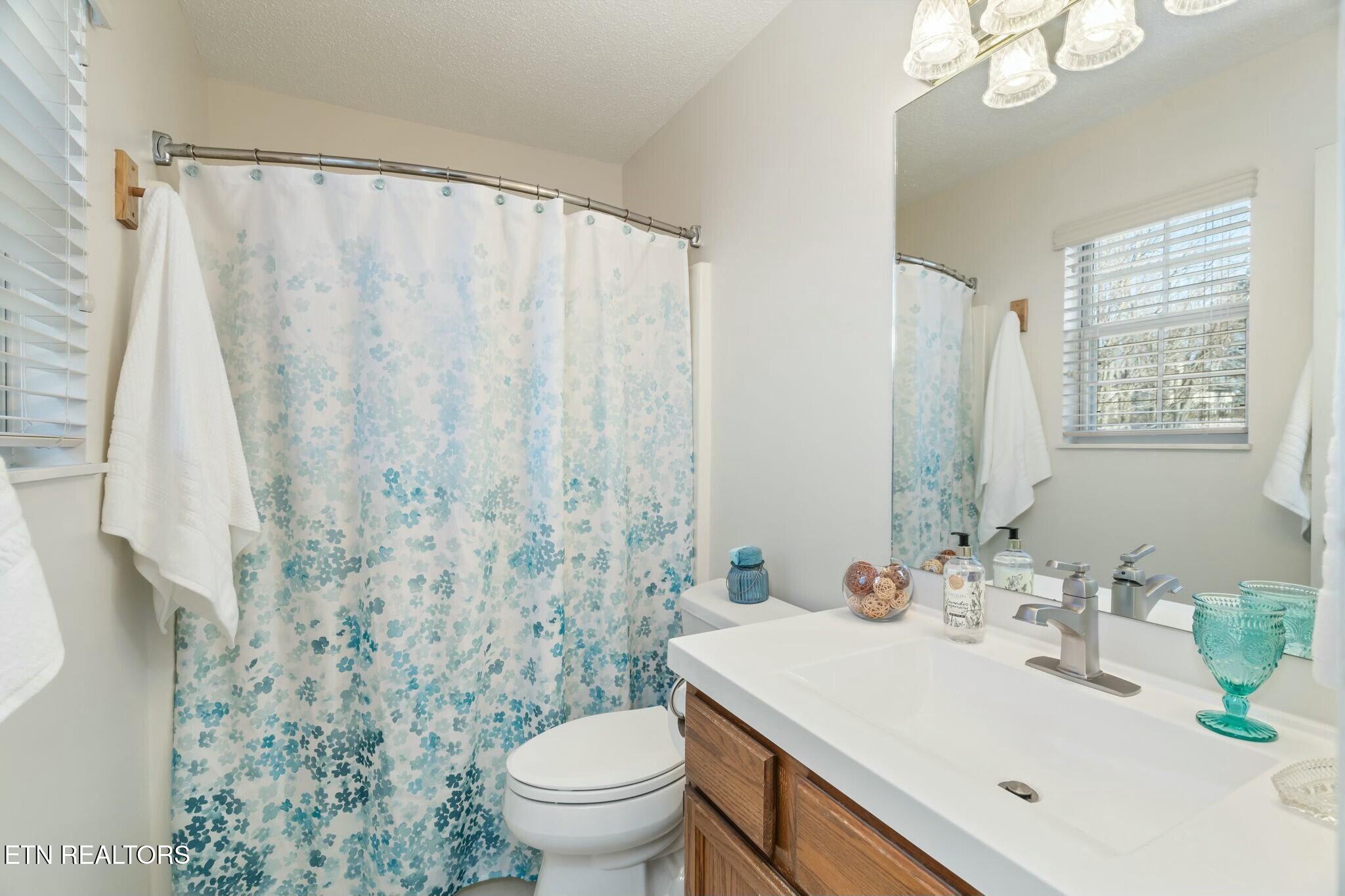 7809 Signal Station Road Knoxville, TN 37920 - Photo 28 of 39 Master Bathroom