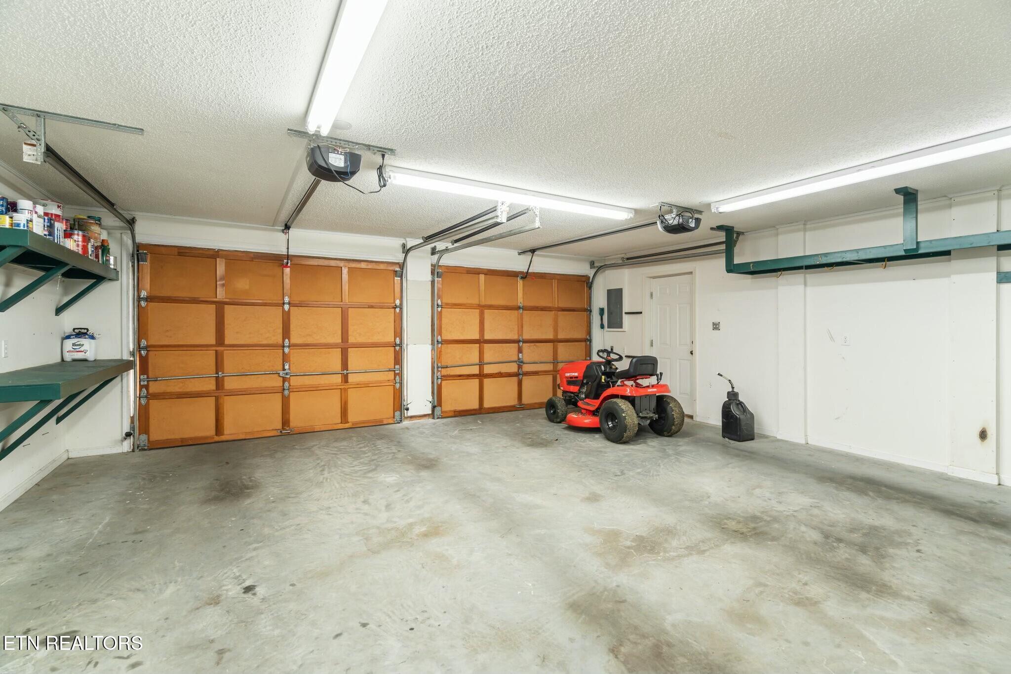 7809 Signal Station Road Knoxville, TN 37920 - Photo 34 of 39 2 Car Garage