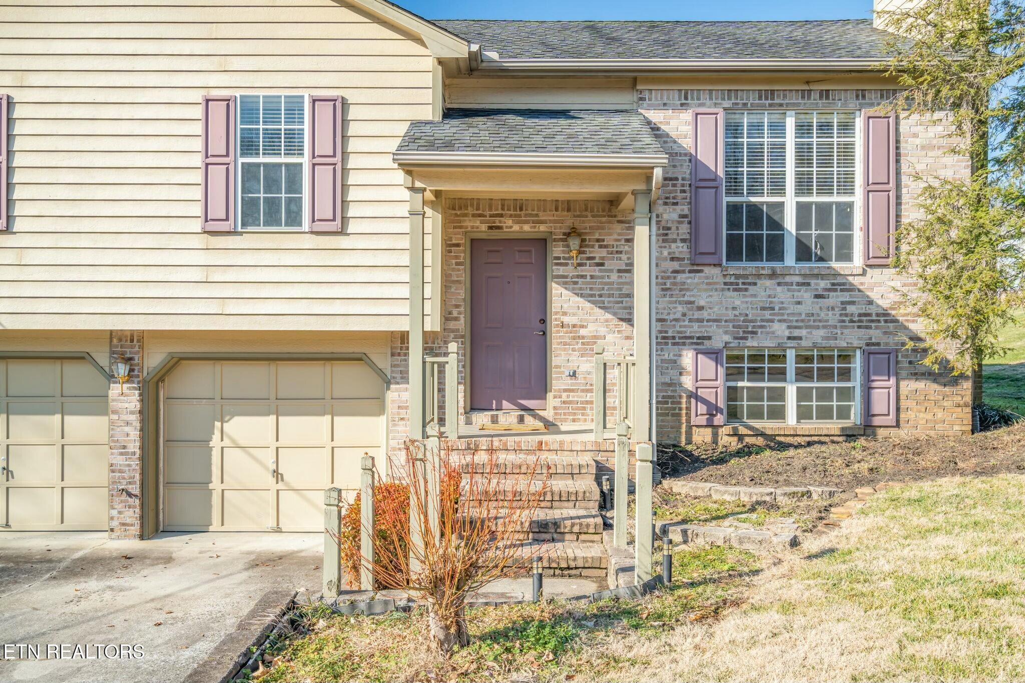 7809 Signal Station Road Knoxville, TN 37920 - Photo 5 of 39 Come on in!