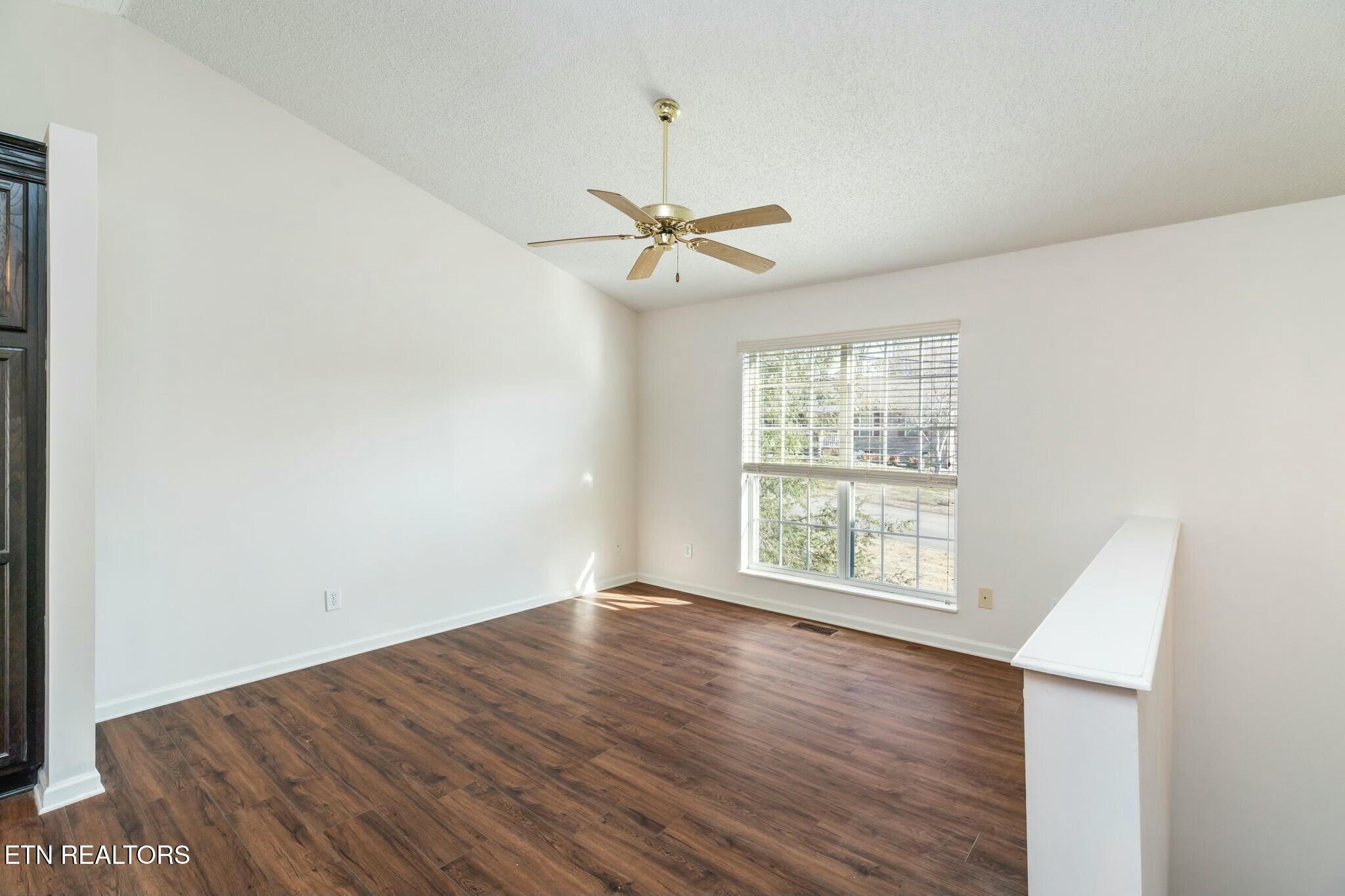 7809 Signal Station Road Knoxville, TN 37920 - Photo 7 of 39 Living room