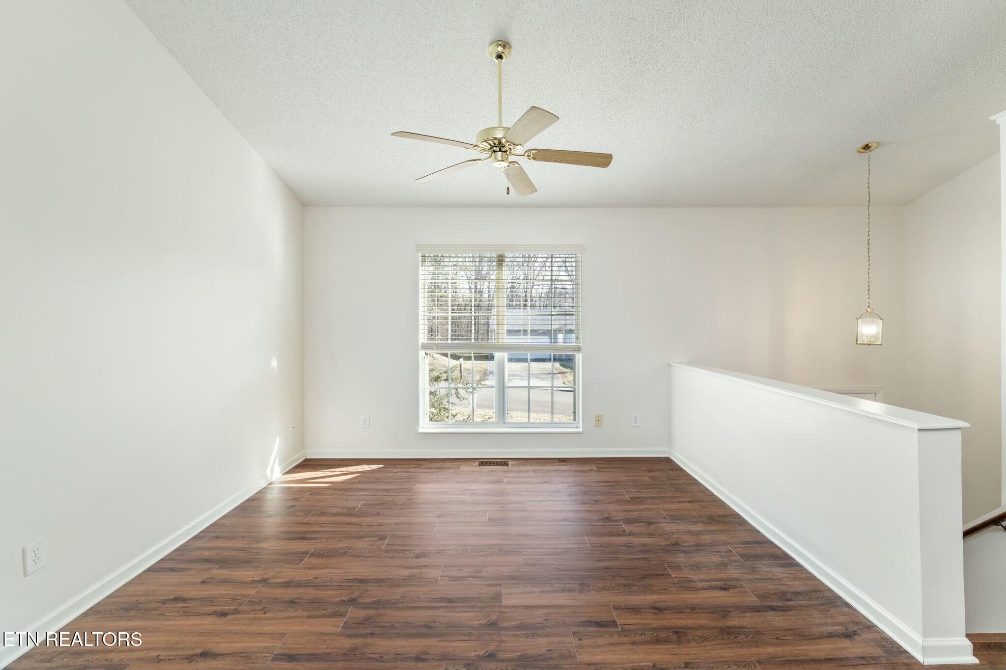 7809 Signal Station Road Knoxville, TN 37920 - Photo 8 of 39 Livingroom