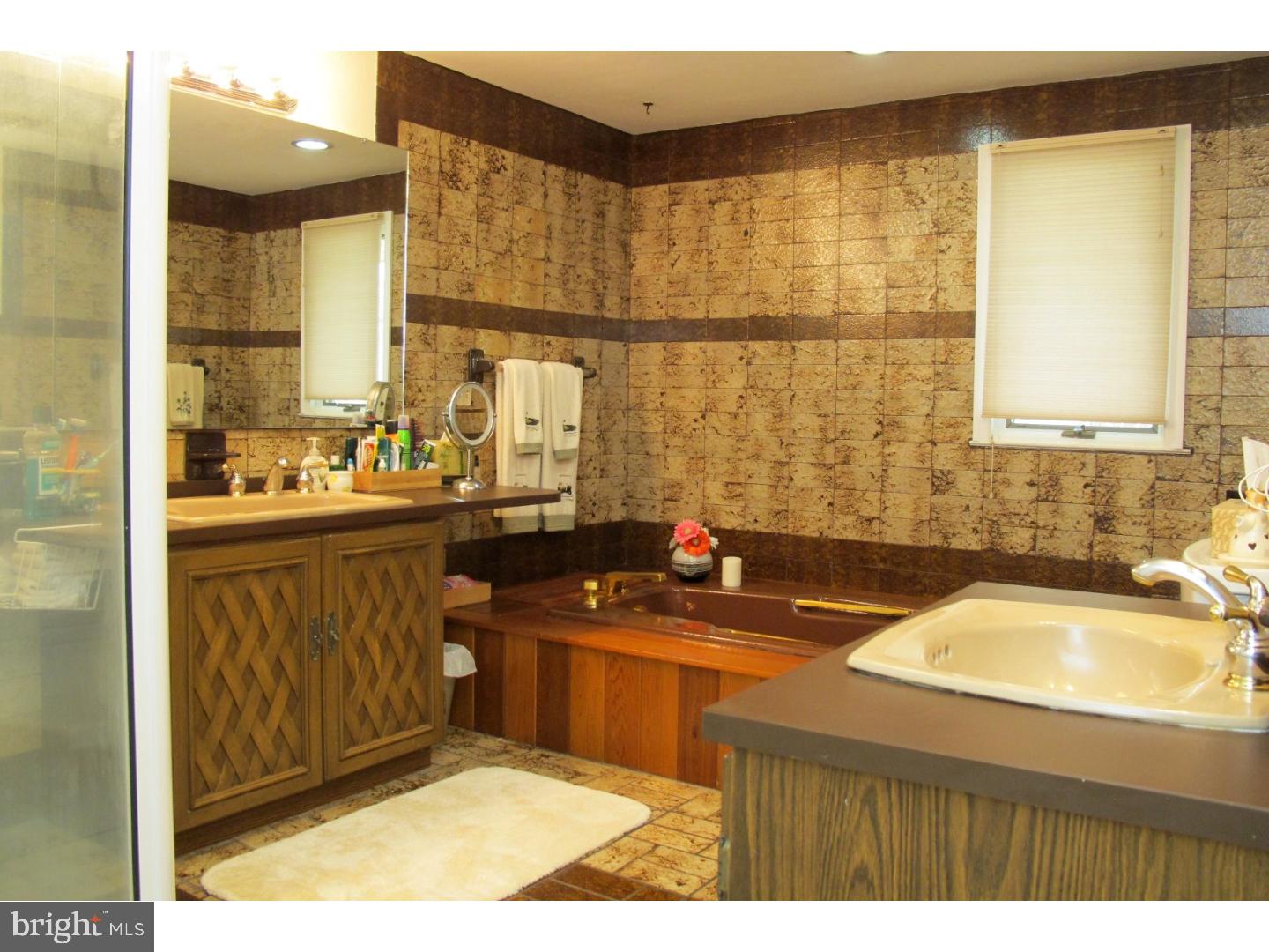 1401 Golf Road Cinnaminson, NJ 08077 - Photo 20 of 25 Master Bathroom