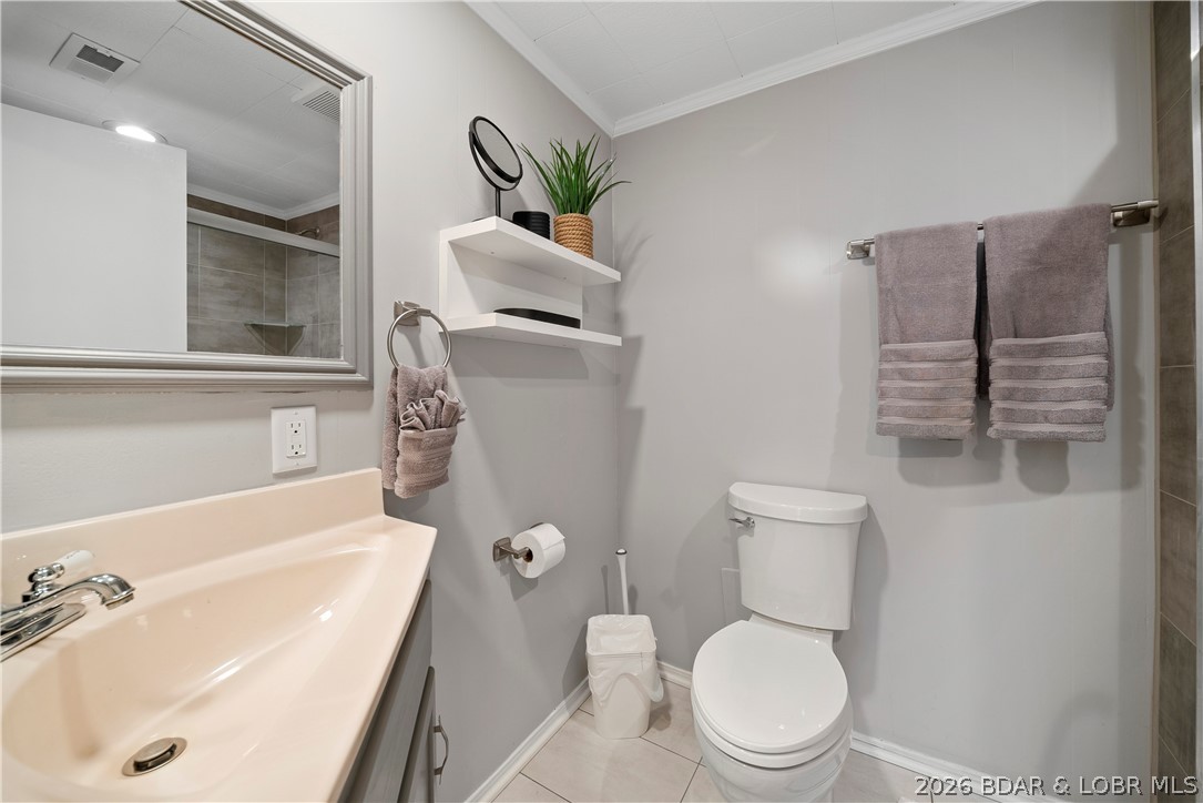 498 Wilmore Road Lake Ozark, MO 65049 - Photo 20 of 57 Lower level guest bath