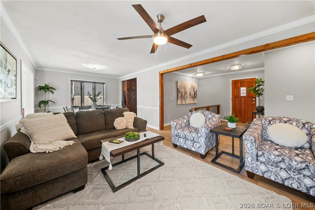 498 Wilmore Road Lake Ozark, MO 65049 - Photo 4 of 57 Main level great room is perfect for daily living