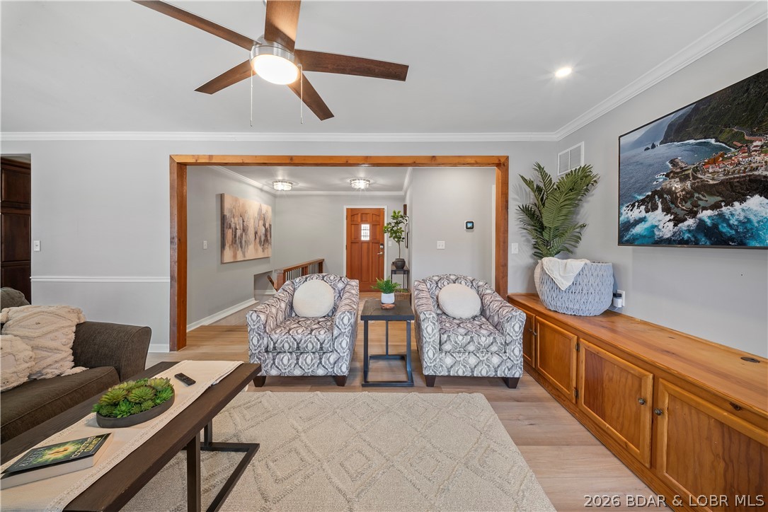 498 Wilmore Road Lake Ozark, MO 65049 - Photo 41 of 57 Cute & tasteful sitting chairs in main great room