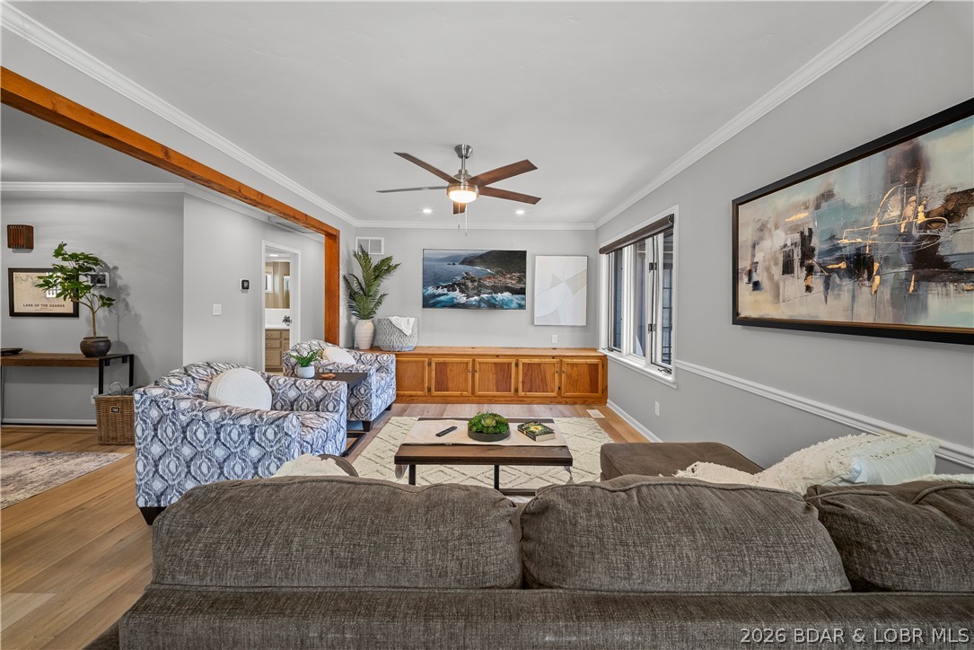 498 Wilmore Road Lake Ozark, MO 65049 - Photo 42 of 57 Main Level great room