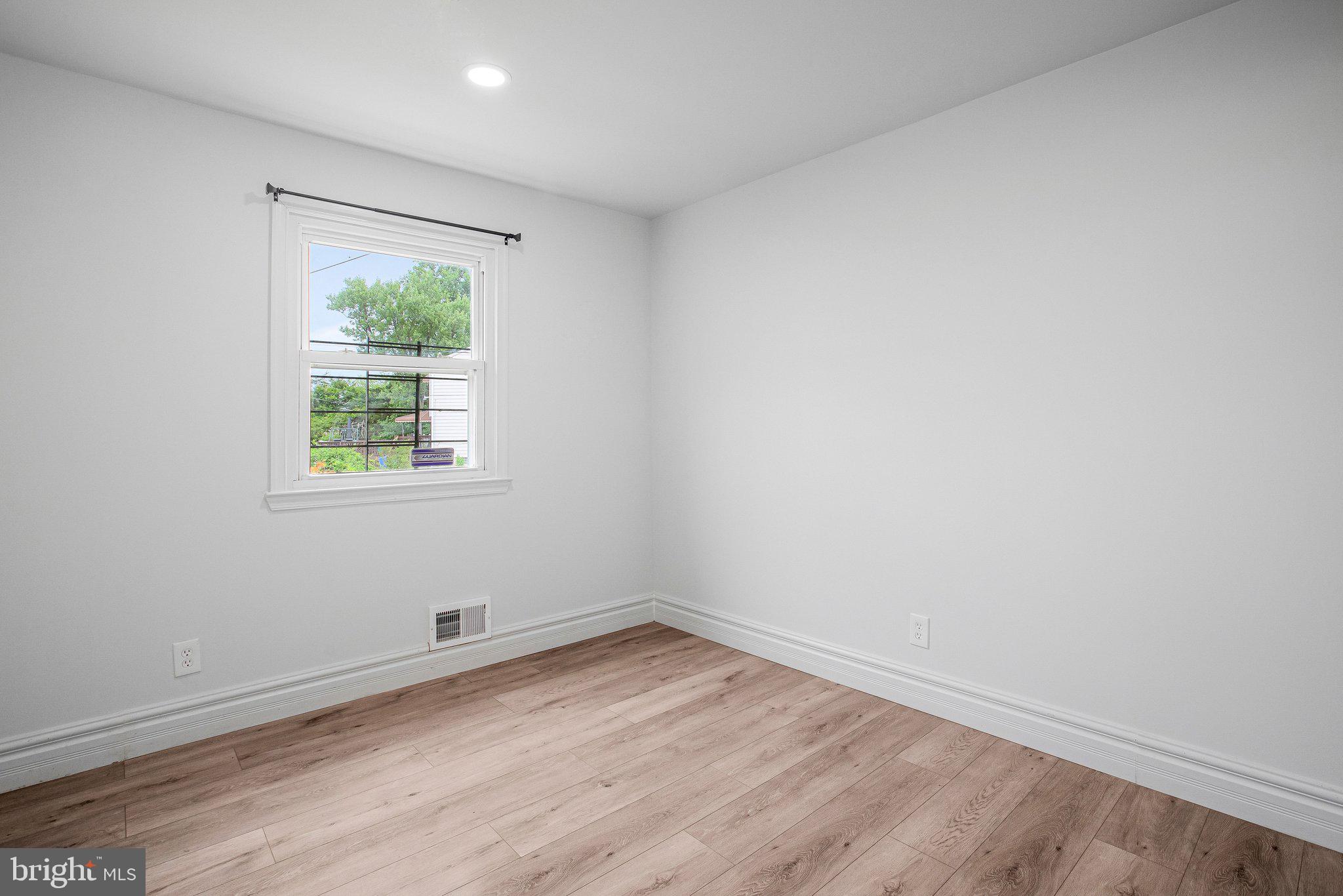 7144 Bexhill Road Baltimore, MD 21244 - Photo 10 of 31